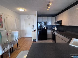 2200 N Central Road 10C, Fort Lee, NJ 07024