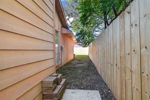 16106 Barbaroosa Drive, Houston, TX 77083