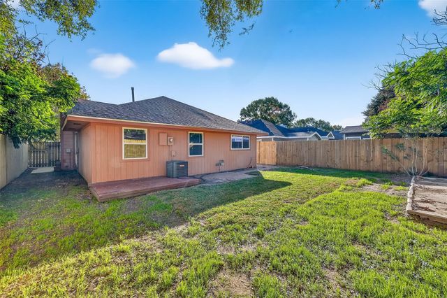 16106 Barbaroosa Drive, Houston, TX 77083