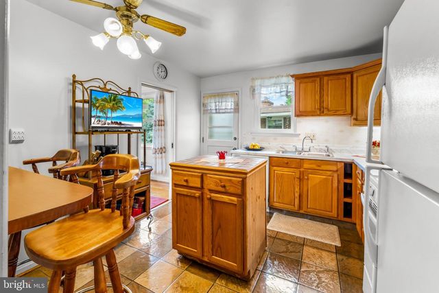 6723 COLLINSDALE RD, Baltimore, MD 21234