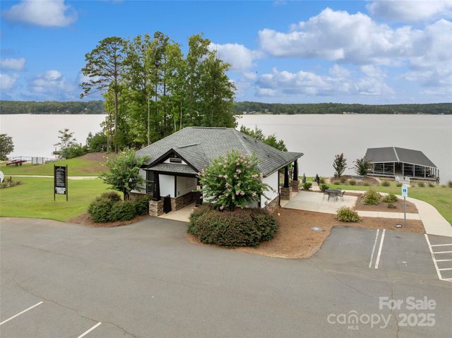 5299 Admirals Landing, Lancaster, SC 29720