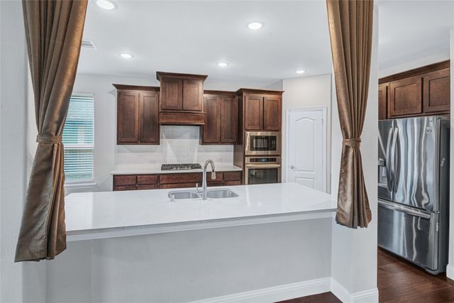 1228 Arrowwood Drive, Aubrey, TX 76227