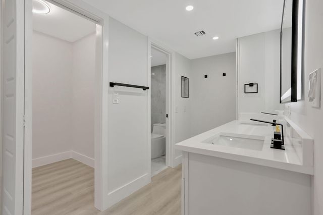 3505 Oaks Way 204, Pompano Beach, FL 33069