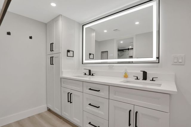 3505 Oaks Way 204, Pompano Beach, FL 33069