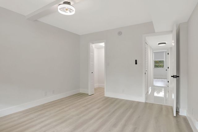 3505 Oaks Way 204, Pompano Beach, FL 33069