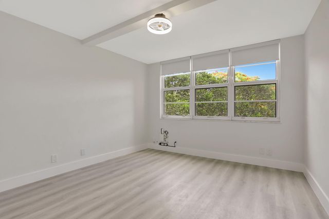 3505 Oaks Way 204, Pompano Beach, FL 33069