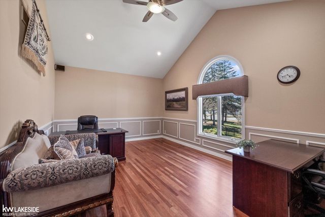 6120 Evanswood Street, Troy, MI 48085