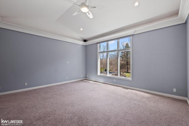 6120 Evanswood Street, Troy, MI 48085