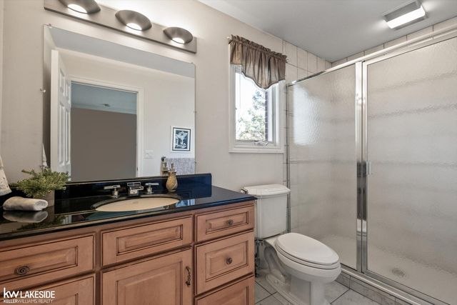 6120 Evanswood Street, Troy, MI 48085