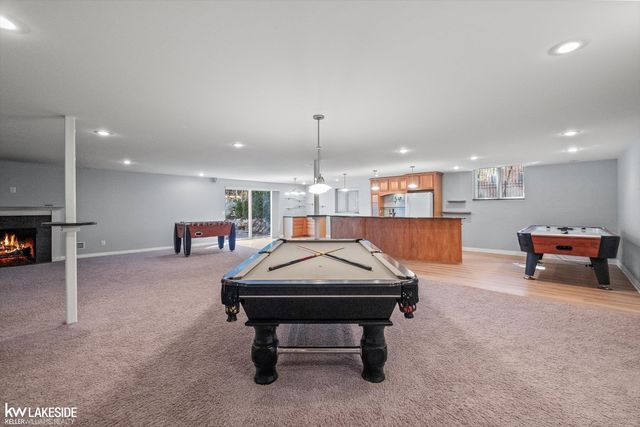 6120 Evanswood Street, Troy, MI 48085