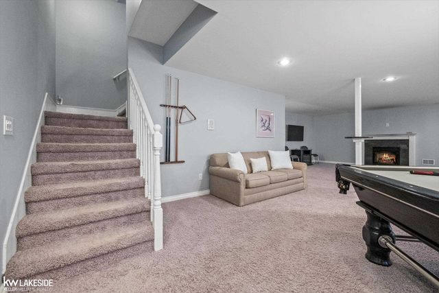 6120 Evanswood Street, Troy, MI 48085