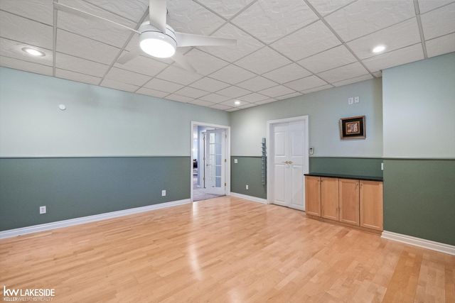 6120 Evanswood Street, Troy, MI 48085