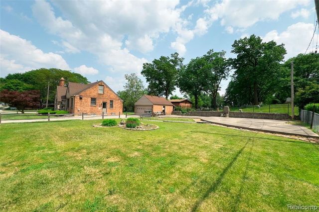 23211 Myrtle Street, Dearborn, MI 48128