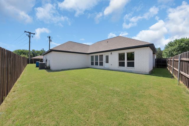 925 Balkan Drive, Lancaster, TX 75134