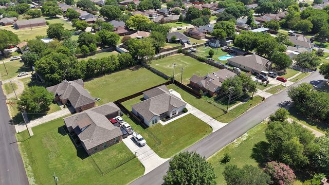 925 Balkan Drive, Lancaster, TX 75134