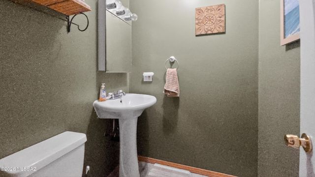 6464 N Six Gun Road, Willcox, AZ 85643