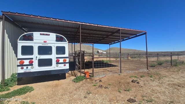 6464 N Six Gun Road, Willcox, AZ 85643