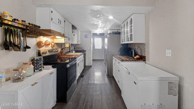 6464 N Six Gun Road, Willcox, AZ 85643