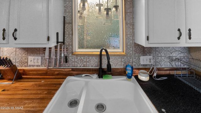 6464 N Six Gun Road, Willcox, AZ 85643