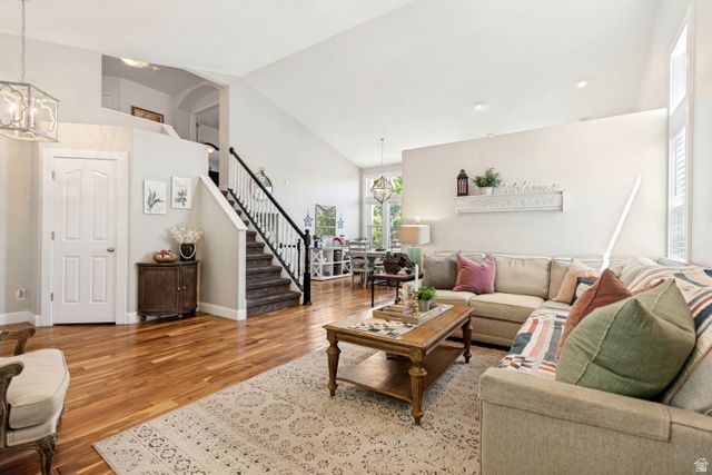 7651 S VILLAGE GLEN DR, West Jordan, UT 84081