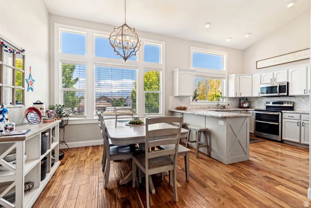 7651 S VILLAGE GLEN DR, West Jordan, UT 84081