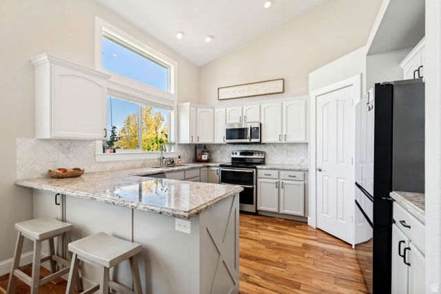 7651 S VILLAGE GLEN DR, West Jordan, UT 84081