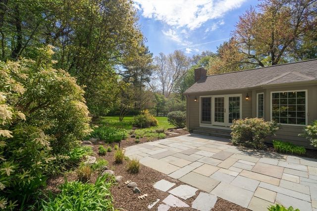 25 Moore Rd, Wayland, MA 01778