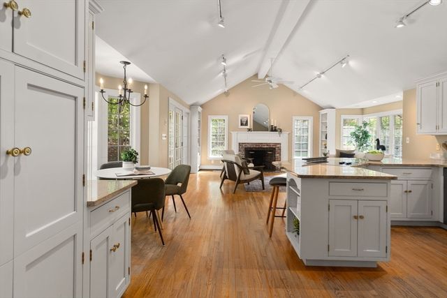 25 Moore Rd, Wayland, MA 01778