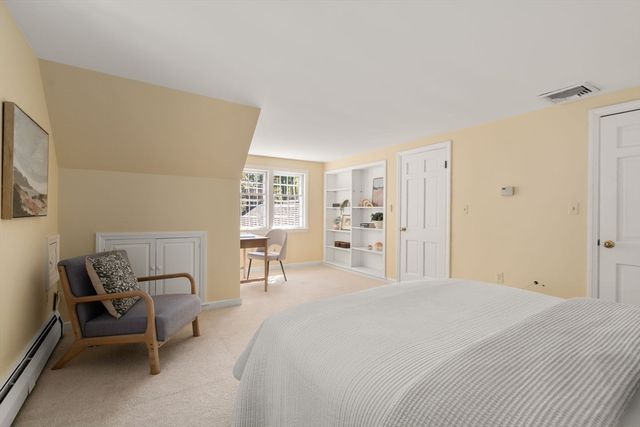 25 Moore Rd, Wayland, MA 01778