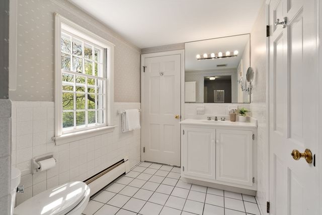 25 Moore Rd, Wayland, MA 01778