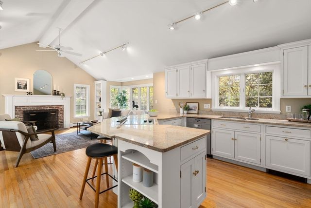 25 Moore Rd, Wayland, MA 01778