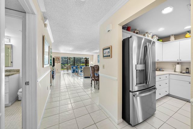 16 WESTGATE Lane 16C, Boynton Beach, FL 33436