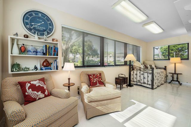 16 WESTGATE Lane 16C, Boynton Beach, FL 33436
