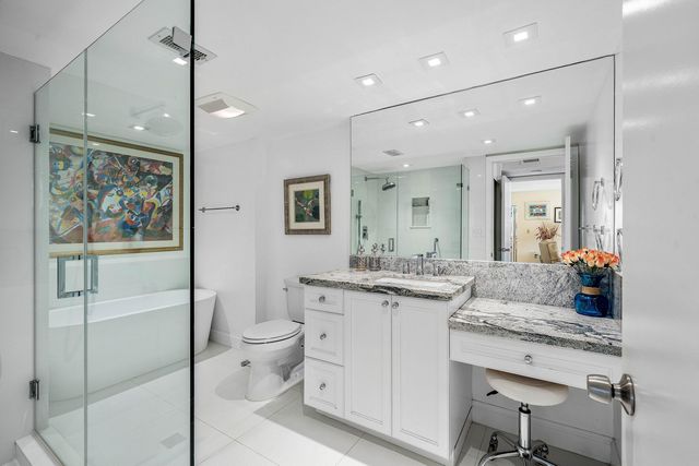 16 WESTGATE Lane 16C, Boynton Beach, FL 33436