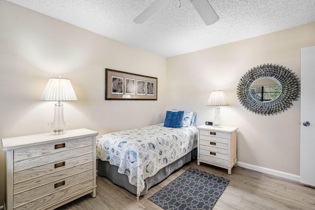 16 WESTGATE Lane 16C, Boynton Beach, FL 33436