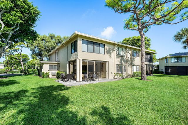 16 WESTGATE Lane 16C, Boynton Beach, FL 33436