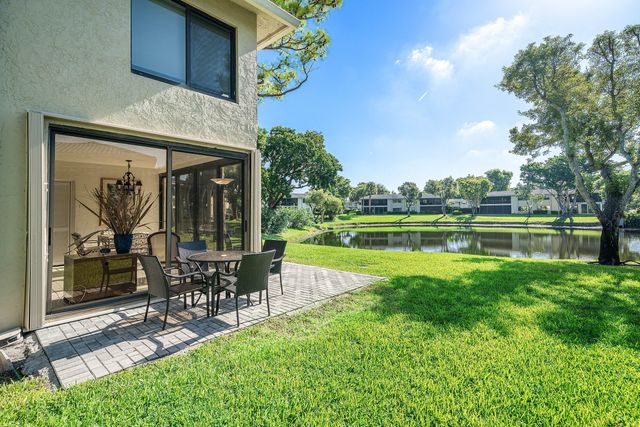 16 WESTGATE Lane 16C, Boynton Beach, FL 33436