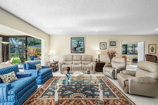 16 WESTGATE Lane 16C, Boynton Beach, FL 33436