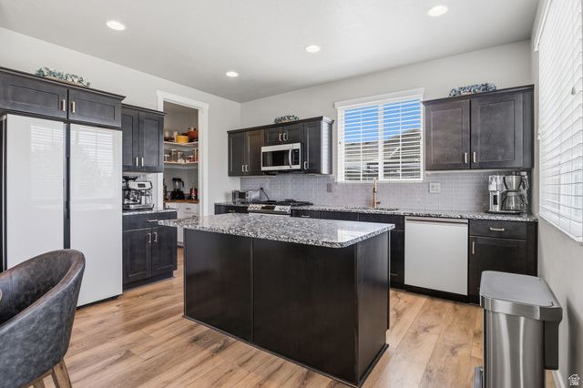9416 S LEA HEATHER WAY, West Jordan, UT 84081