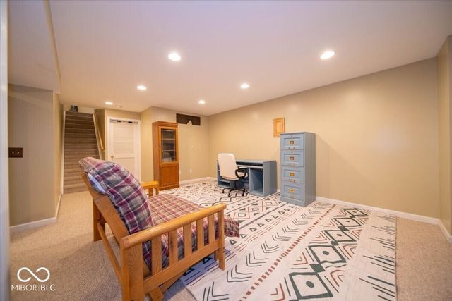 6907 Governors Point Drive, Indianapolis, IN 46217