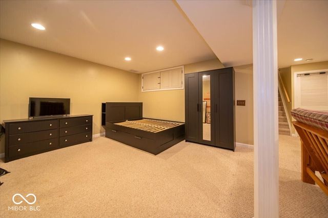 6907 Governors Point Drive, Indianapolis, IN 46217