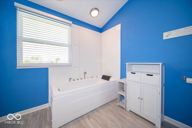 6907 Governors Point Drive, Indianapolis, IN 46217