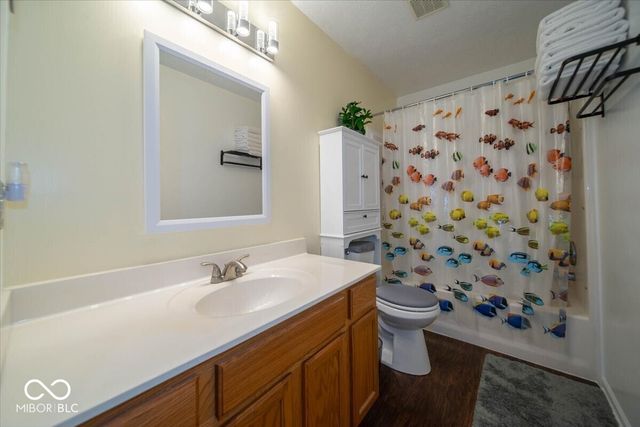 6907 Governors Point Drive, Indianapolis, IN 46217