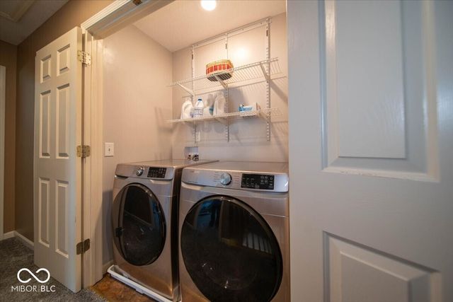 6907 Governors Point Drive, Indianapolis, IN 46217