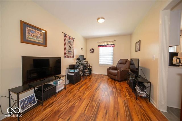 6907 Governors Point Drive, Indianapolis, IN 46217