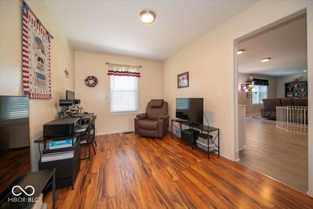 6907 Governors Point Drive, Indianapolis, IN 46217