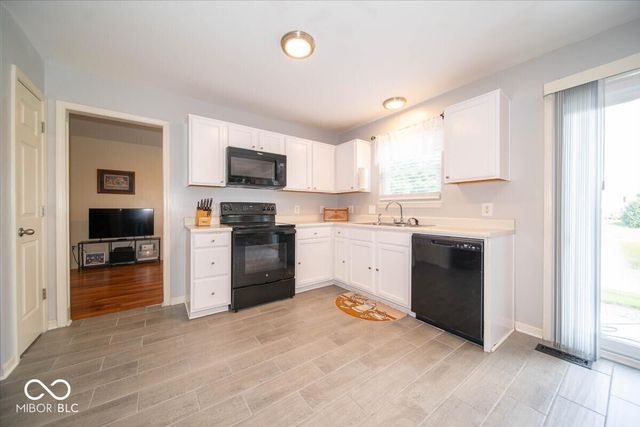 6907 Governors Point Drive, Indianapolis, IN 46217