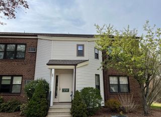 117 Wellington Drive 117, Farmington, CT 06032