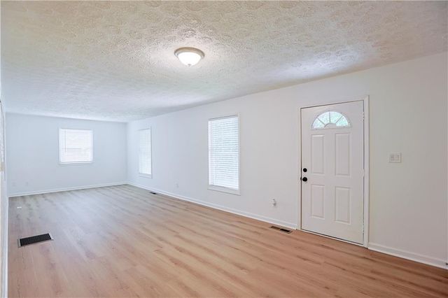252 Whitworth Drive SW, Atlanta, GA 30331