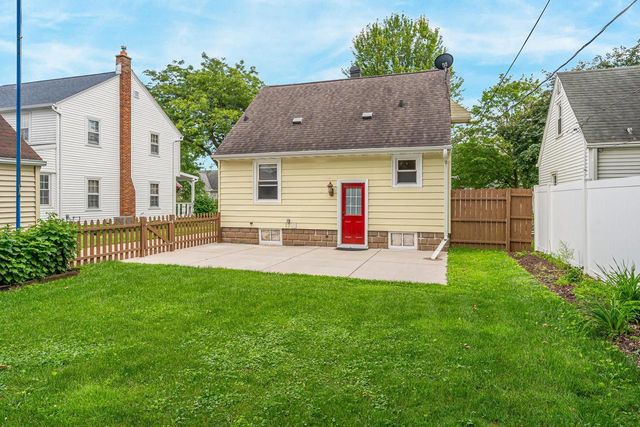 1412 W SPRING STREET, Appleton, WI 54914